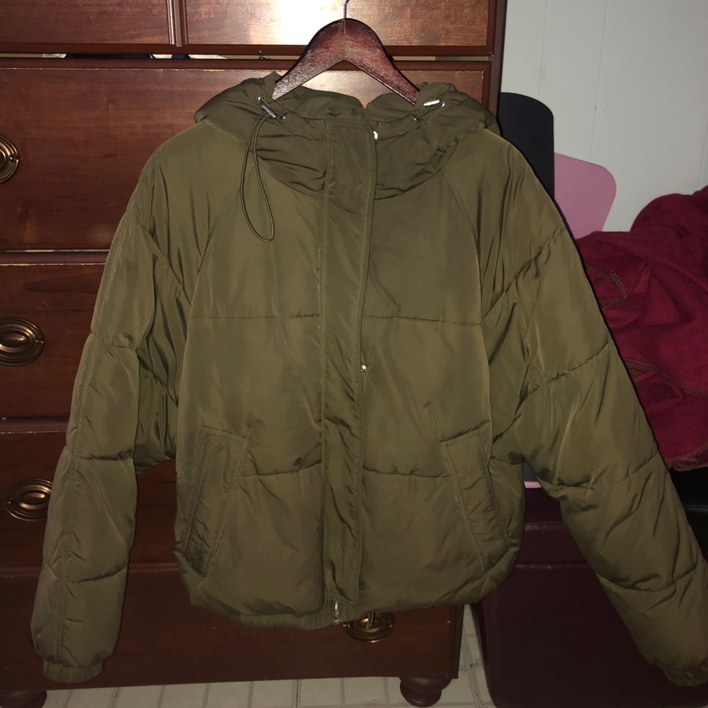 Bomber / puffy jacket
